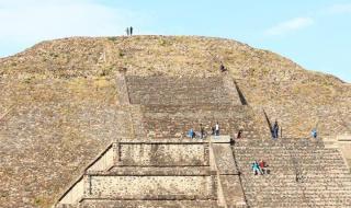 月亮金字塔 月亮金字塔